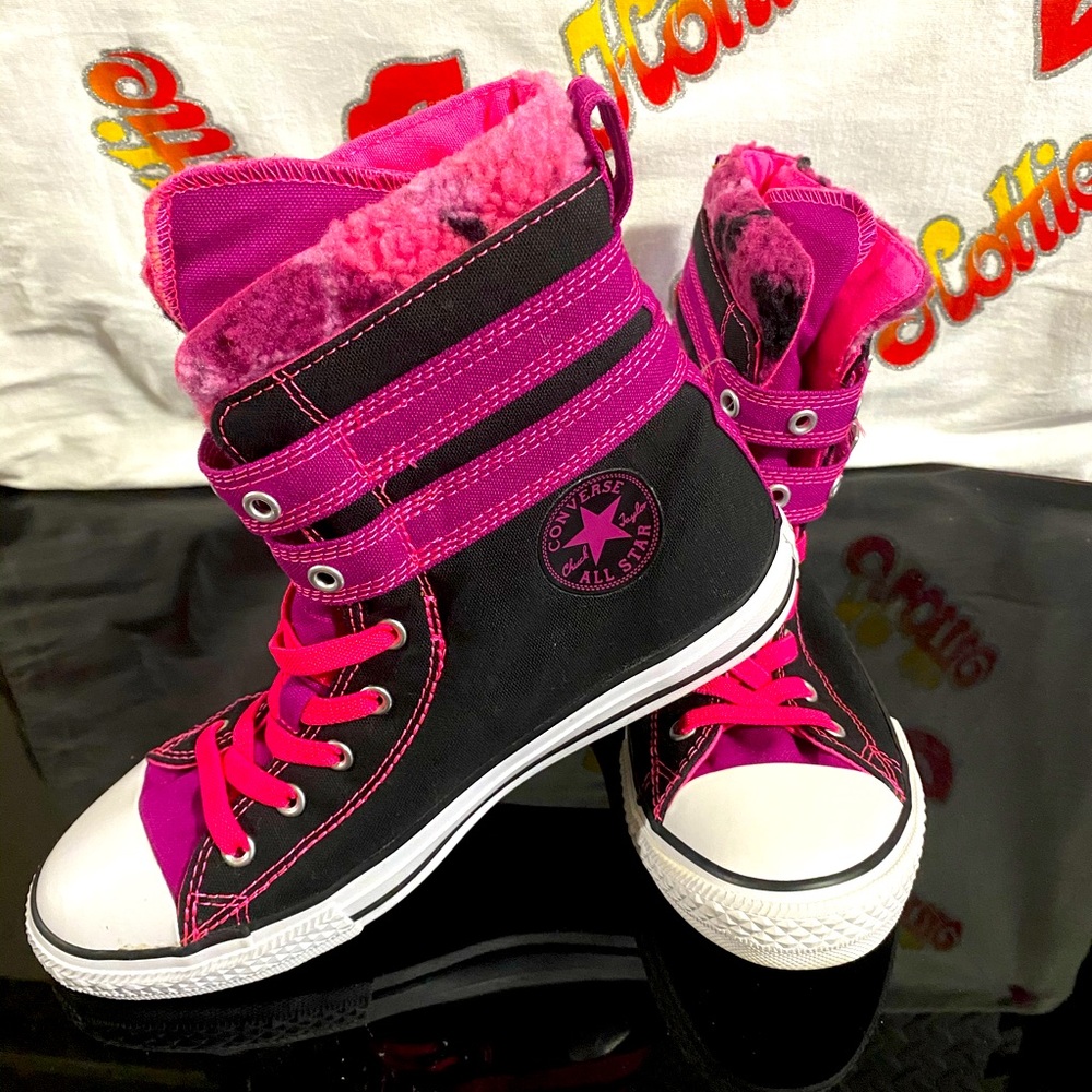 Converse High cut sneakers size 6Y